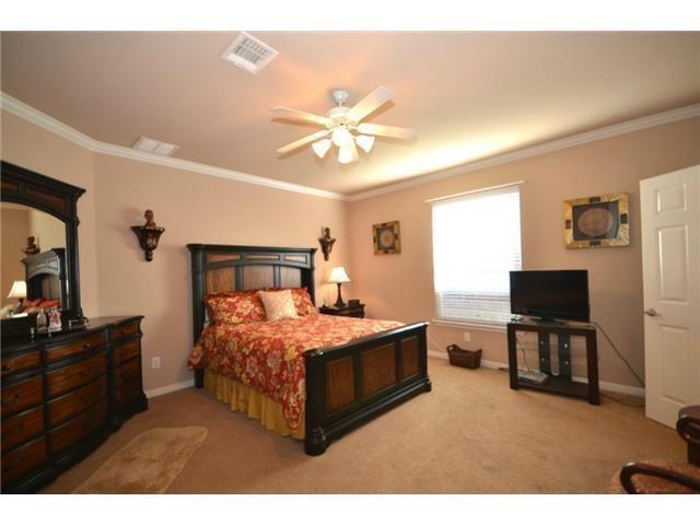 Building Photo - 2411 Stagecoach Bend