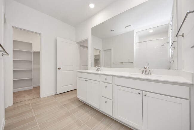 Building Photo - 904 Capracotta Dr