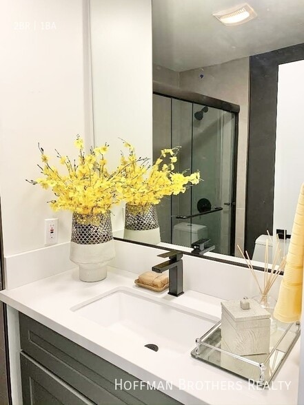 Building Photo - 8753 Langdon Ave