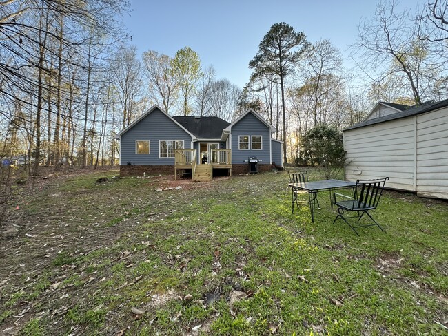 Large backyard with deck - 8017 Pine Oak Rd