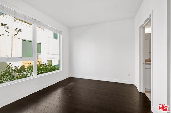 Building Photo - 5637 W Observation Ln