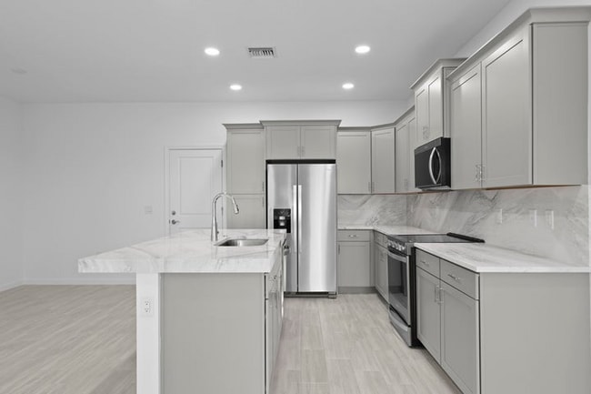 Building Photo - 4616 Longwood Lk Sq