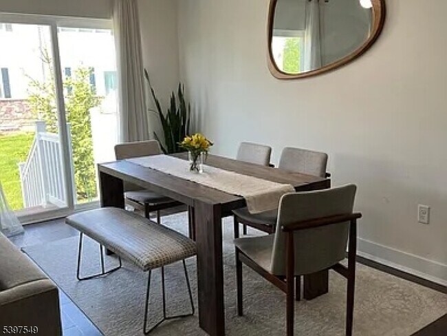 Building Photo - 31 Gerhard Pl