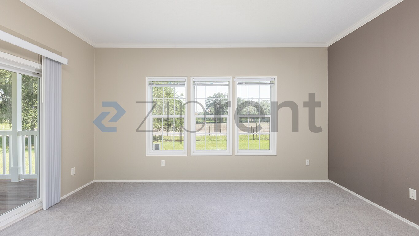 Building Photo - Unit