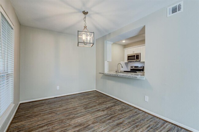 Building Photo - 513 Ridge St