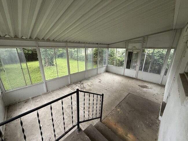 Building Photo - 4520 Rosemary Ave.