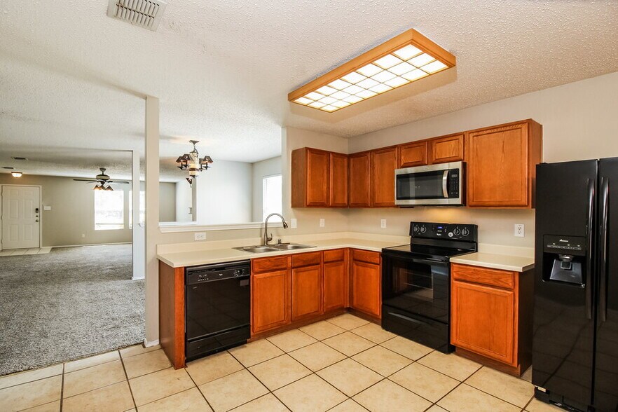 Building Photo - 7620 Shoal Bend