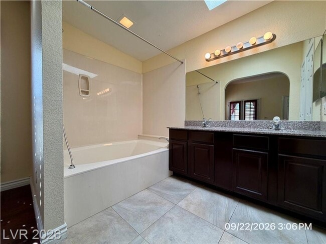 Building Photo - 711 Bass Dr