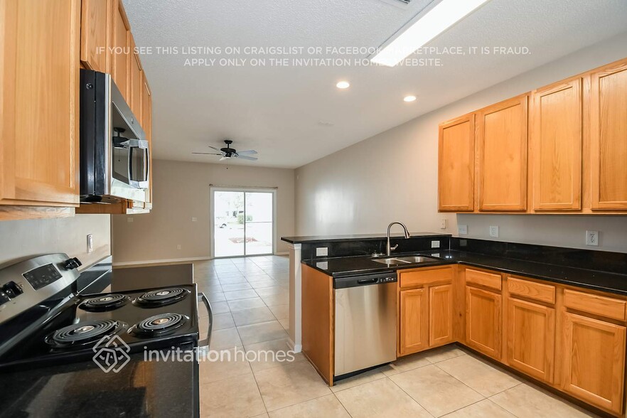 Building Photo - 325 Pecan Grove Dr