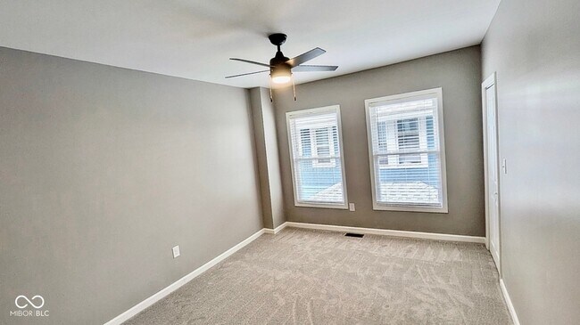 Building Photo - 3256 Ruckle St