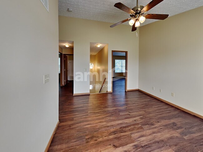 Building Photo - 160 Harvard Loop