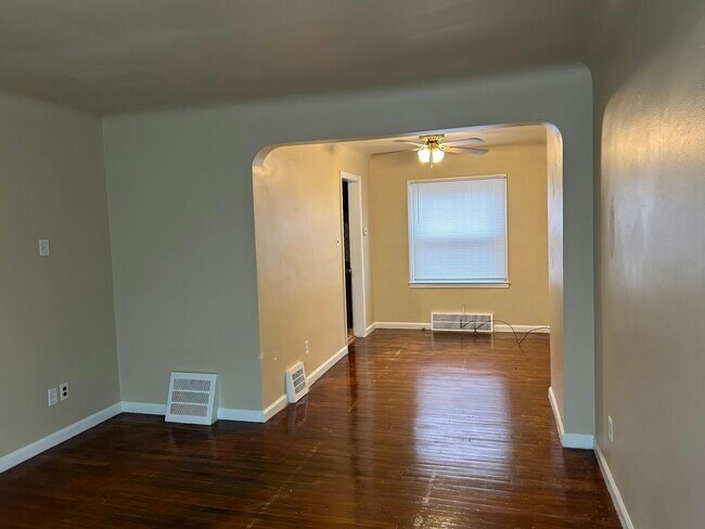 Building Photo - 18515 Greenfield Rd