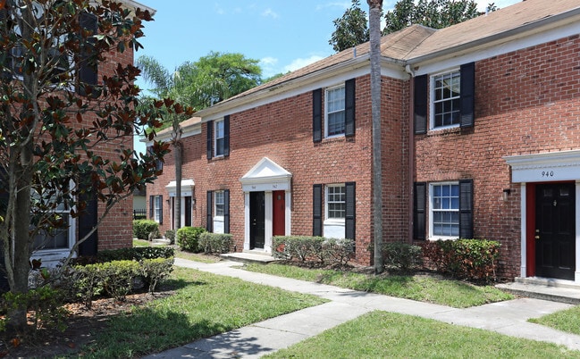 Building Photo - Palmetto at Lakeside