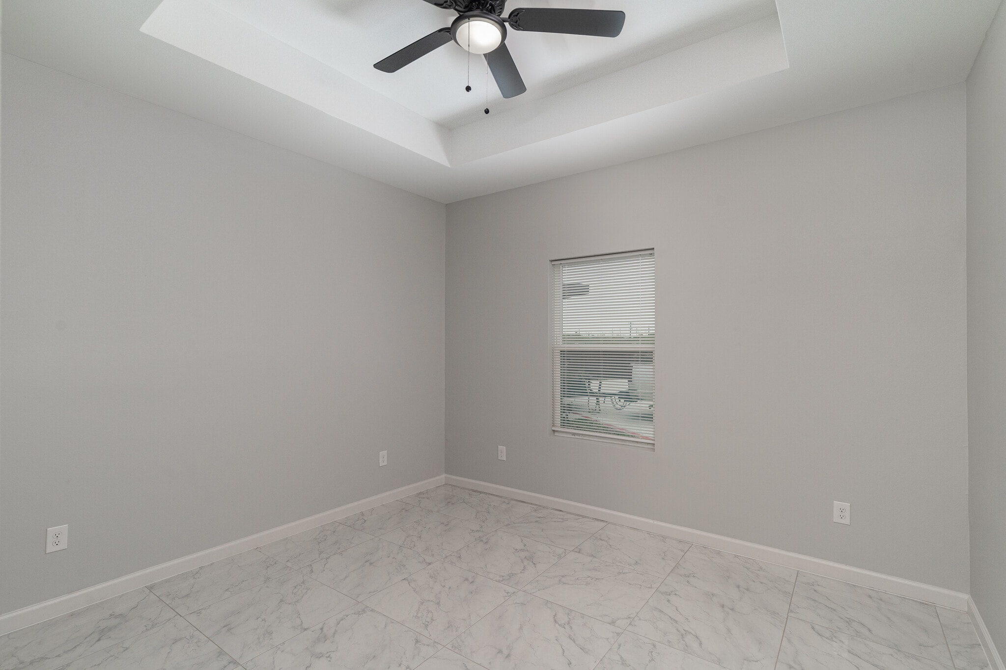 Building Photo - 1007 Hidden Hills St