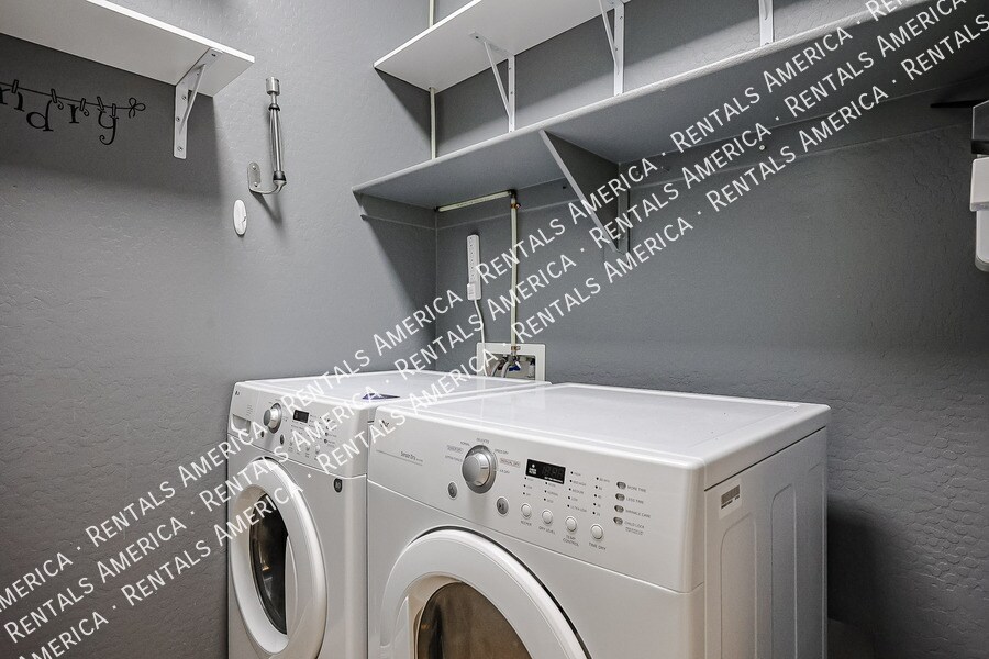 Building Photo - 41407 W Barcelona Dr