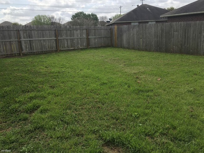 Building Photo - 3 br, 3 bath Duplex - 3612 Glenna Ct # 361...