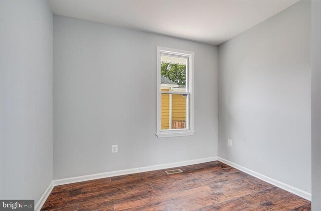 Building Photo - 3312 D St SE