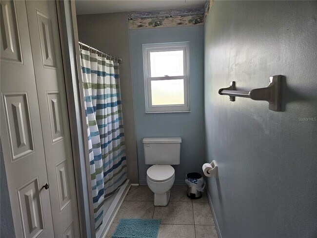 Building Photo - 206 Sola Ln