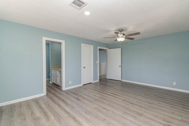 Building Photo - 3735 Woodpeckers Grove