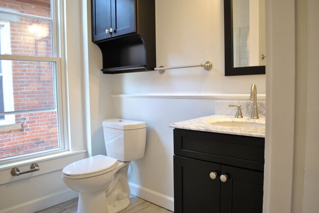 Building Photo - W King Ave 101-101.5 MLR