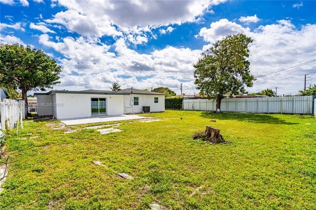 Building Photo - 8330 NW 35th Pl