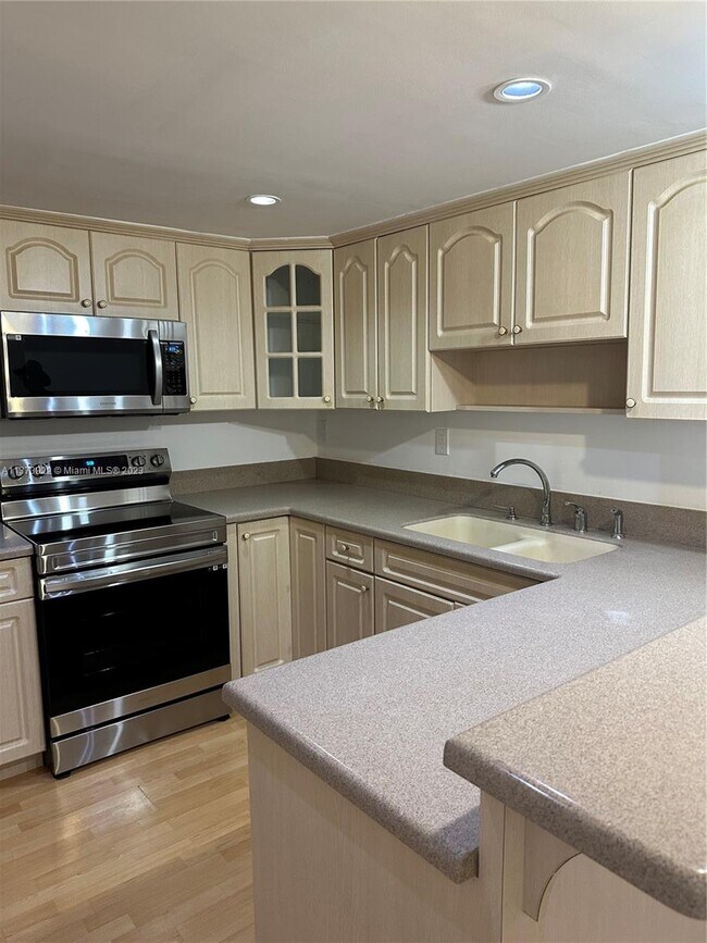Building Photo - 7133 SW 115th Pl