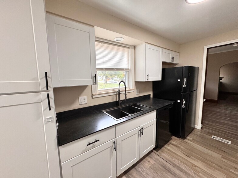 Building Photo - 4332 Jackman Rd