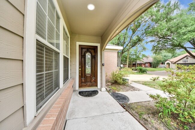 Building Photo - 5039 E Pagewick Dr