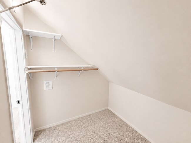Building Photo - Heart of Bend Oasis: 3-Bedroom Home with Live-Edge Accents, New Carpet, and Fenced-In Parking