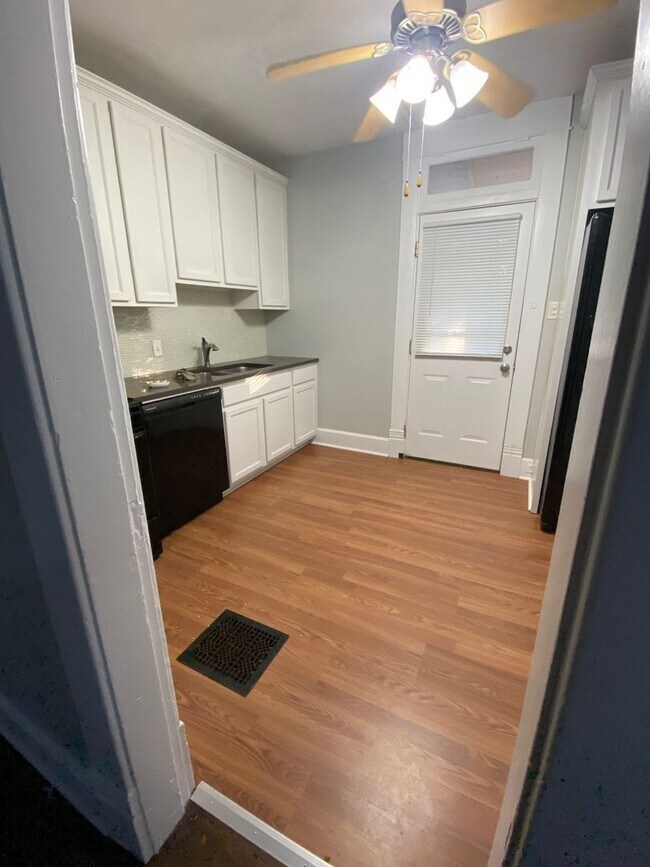 Building Photo - 337-339 Mithoff