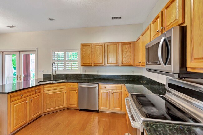 Building Photo - Home in Seaside Farms