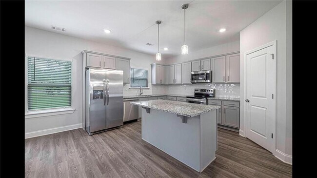 Building Photo - 3792 Oak Rdg Dr