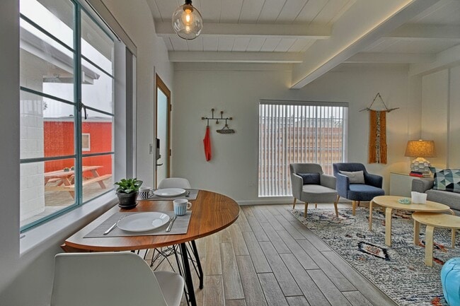 Building Photo - 1076S - Seaward Beach Modern Bungalows