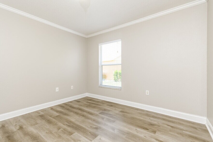 Building Photo - 3008 Sabal Bend Dr NE