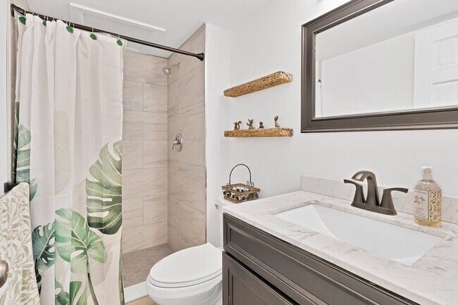 Building Photo - 1441 Ocean Dr