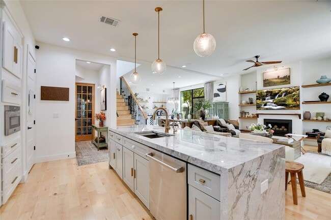 Building Photo - 7810 Hardy Dr