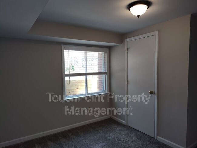 Building Photo - 340 Hollis Rd