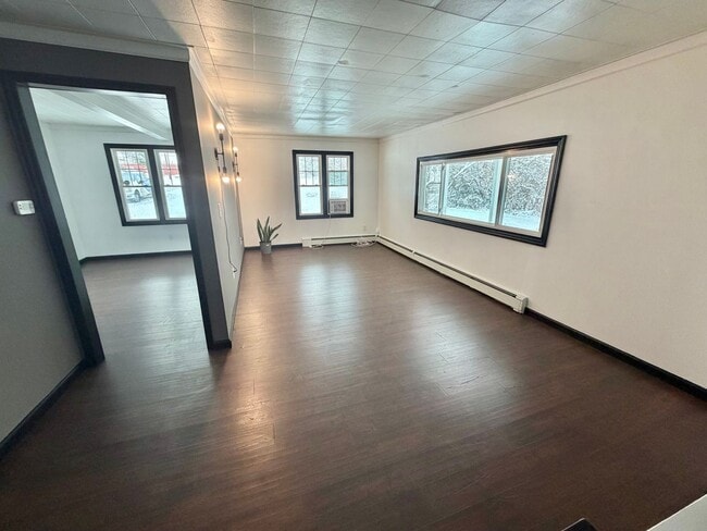 Building Photo - Gorgeous Newly Renovated 4 BR, 2 BA on .71 acres