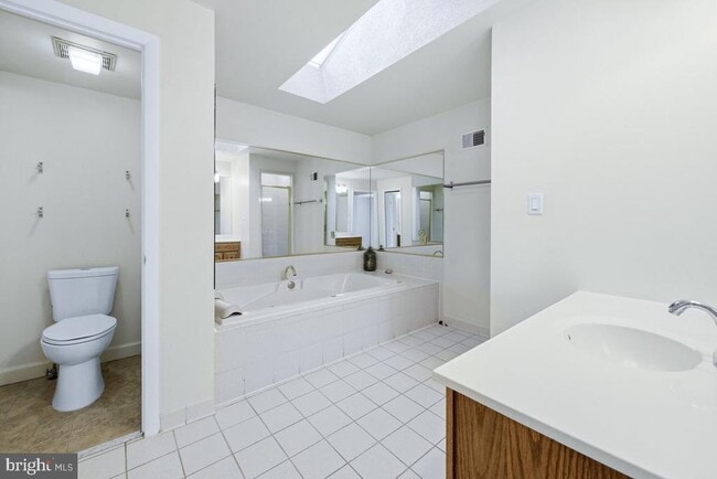 Building Photo - 8519 Locust Grove Dr