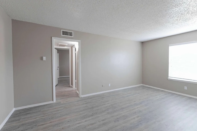 Building Photo - 531 Bedford Rd