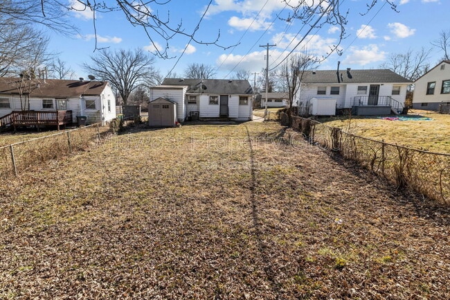 Building Photo - 405 Cameron Rd