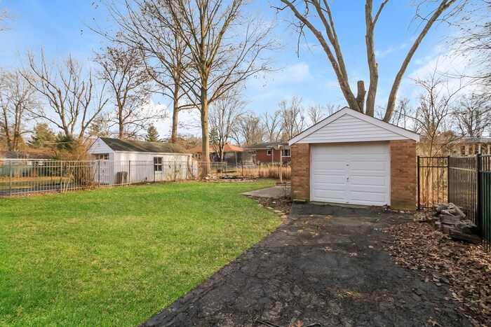 Building Photo - 6259 Glade Ave