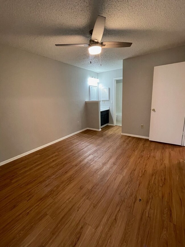 Building Photo - Leafield - JLCC