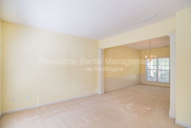 Building Photo - 11655 Crossington Rd