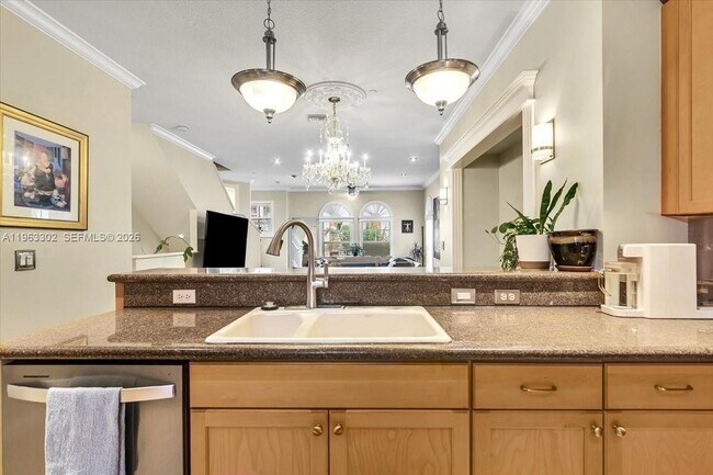 Building Photo - 1033 NE 17th Way