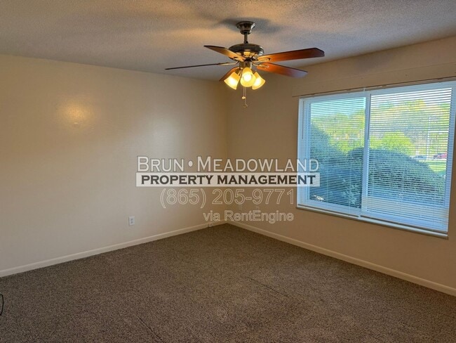 Building Photo - 3607 Lark Cir