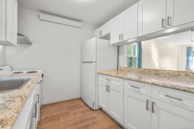 Building Photo - 675 Millville Ave