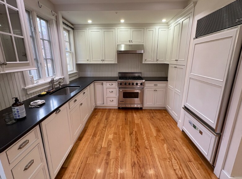 Building Photo - 7 Standish St