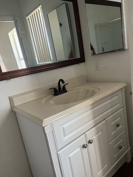 Building Photo - 3098 S Leandro Ct