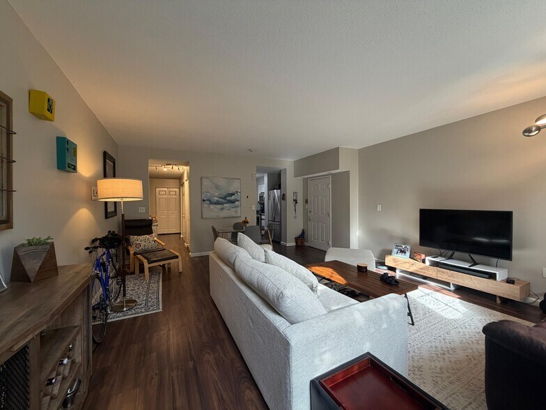 Building Photo - 100 Boatswains Way